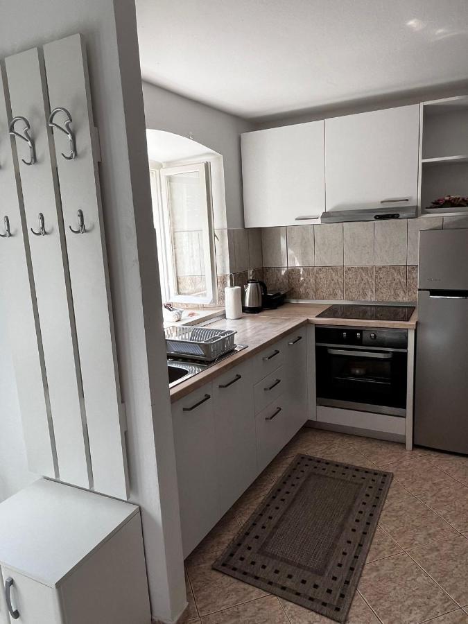Apartman Kalinic Ston Exteriör bild